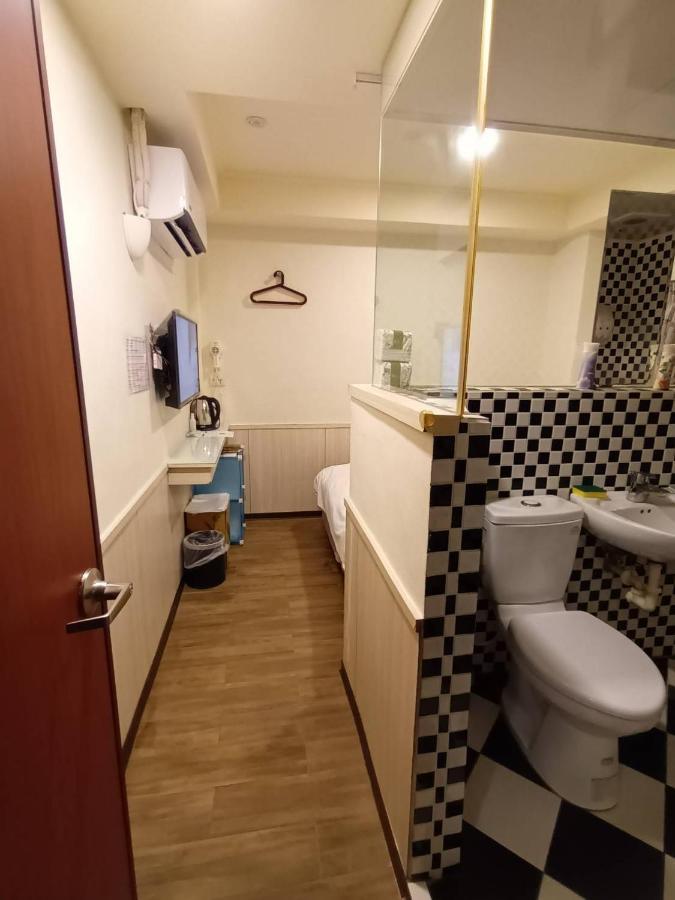 Galaxy Mini Inn Taipei Exterior foto