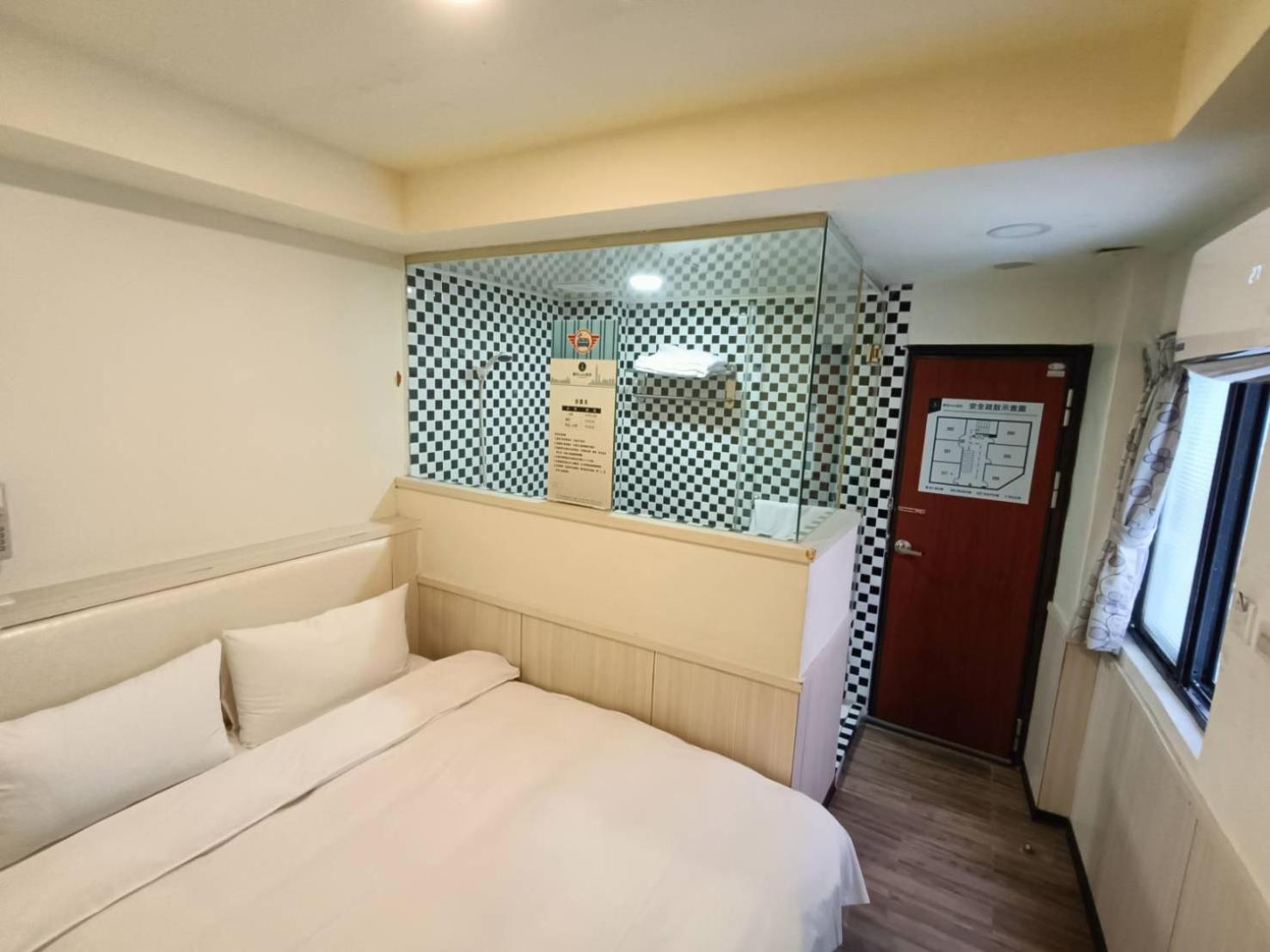 Galaxy Mini Inn Taipei Exterior foto
