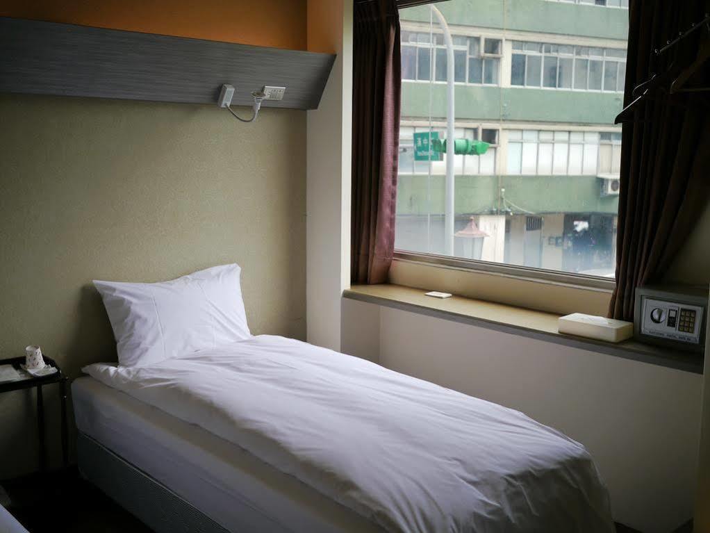 Galaxy Mini Inn Taipei Exterior foto