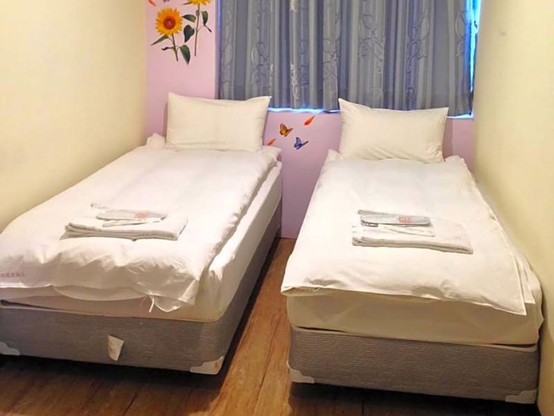 Galaxy Mini Inn Taipei Exterior foto